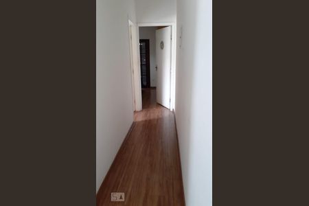 Casa à venda com 200m², 3 quartos e 2 vagasCorredor