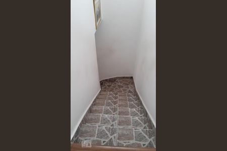 Casa à venda com 200m², 3 quartos e 2 vagasEscada