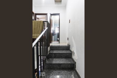 Escada de casa à venda com 2 quartos, 75m² em Jardim Vila Formosa, São Paulo