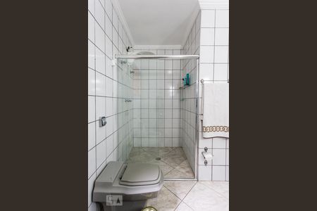 Casa à venda com 750m², 4 quartos e 8 vagasBanheiro da Suíte Master