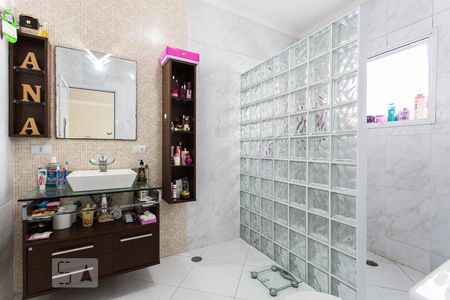 Casa à venda com 750m², 4 quartos e 8 vagasBanheiro da Suíte 4