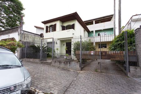 Casa à venda com 750m², 4 quartos e 8 vagasFachada