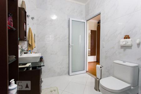 Casa à venda com 750m², 4 quartos e 8 vagasBanheiro da Suíte 3