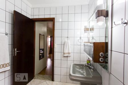 Casa à venda com 750m², 4 quartos e 8 vagasBanheiro da Suíte Master