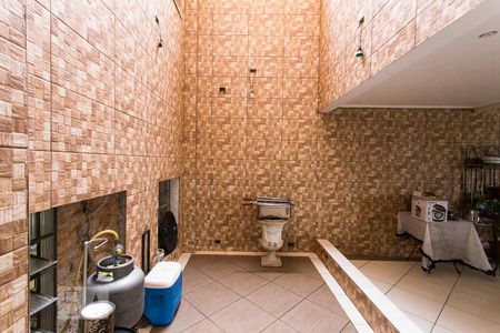 Casa à venda com 750m², 4 quartos e 8 vagasSalão