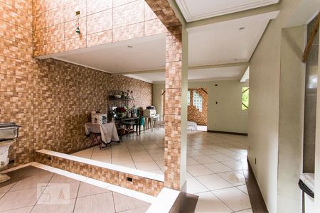 Casa à venda com 750m², 4 quartos e 8 vagasSalão