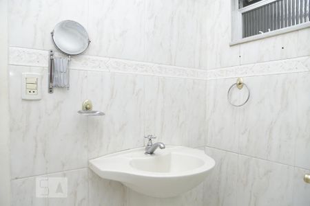 banheiro de apartamento à venda com 2 quartos, 55m² em Grajau, Rio de Janeiro