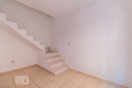 Casa de condomínio para alugar com 30m², 1 quarto e sem vagaSala