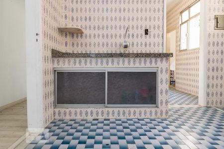 Apartamento para alugar com 100m², 2 quartos e 1 vaga Apartamento para alugar com 100m², 2 quartos e 1 vagaCozinha - Armários