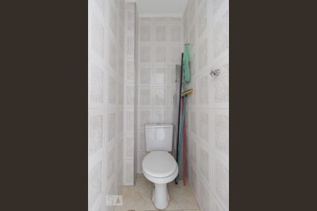Apartamento para alugar com 73m², 2 quartos e sem vaga Apartamento para alugar com 73m², 2 quartos e sem vagaBanheiro de Serviço