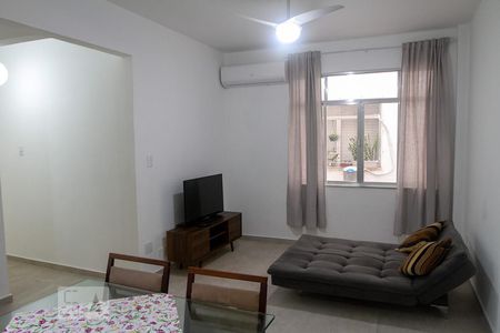 Apartamento à venda com 82m², 2 quartos e sem vagaSala