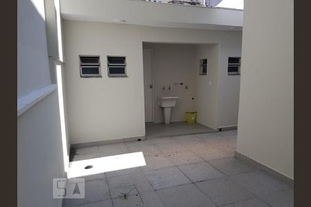 Quintal e Área de Serviço de casa à venda com 2 quartos, 125m² em Belenzinho, São Paulo
