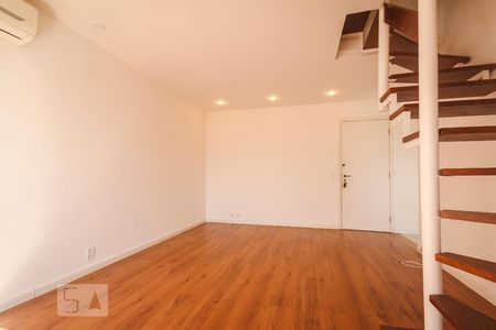 Sala de apartamento à venda com 2 quartos, 63m² em Barra da Tijuca, Rio de Janeiro