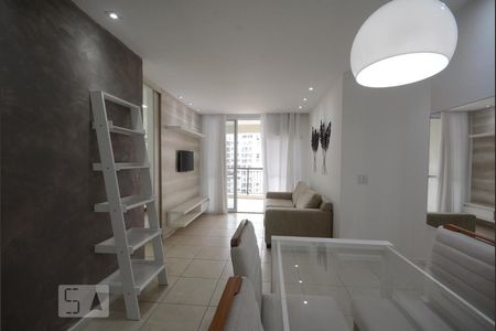 Sala de apartamento para alugar com 2 quartos, 70m² em Jacarepaguá, Rio de Janeiro
