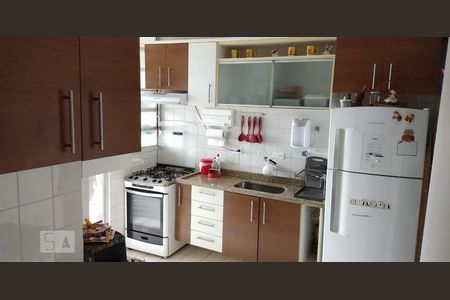Cozinha  de apartamento para alugar com 3 quartos, 78m² em Jardim Ester Yolanda, São Paulo