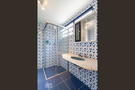 Banheiro da suíte de apartamento para alugar com 3 quartos, 96m² em Moema, São Paulo