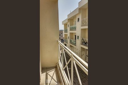 Casa de condomínio à venda com 135m², 3 quartos e 3 vagas Casa de condomínio à venda com 135m², 3 quartos e 3 vagasVaranda