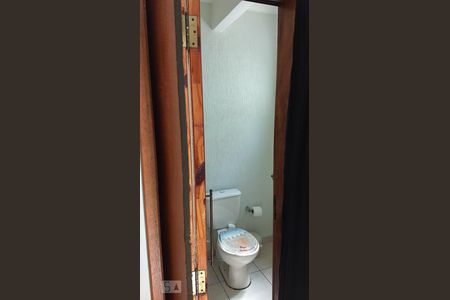 Banheiro de casa de condomínio à venda com 3 quartos, 135m² em Chácara Seis de Outubro, São Paulo