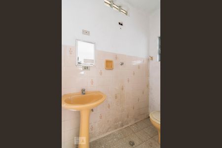 Banheiro de Casa com 1 quarto, 40m² Vila Assunção