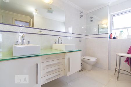 Apartamento à venda com 124m², 3 quartos e 1 vagaBanheiro do quarto 2