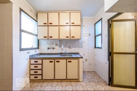 Apartamento para alugar com 149m², 3 quartos e 2 vagas Apartamento para alugar com 149m², 3 quartos e 2 vagasCozinha