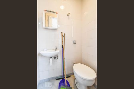 Apartamento para alugar com 101m², 2 quartos e 2 vagasBanheiro de Serviço