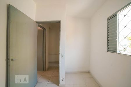 Quarto 2 de casa para alugar com 2 quartos, 60m² em Vila Medeiros, São Paulo