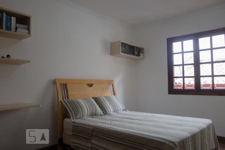 Casa à venda com 225m², 3 quartos e 3 vagasSuíte 2