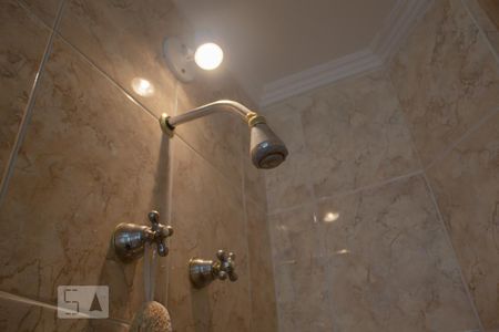 Casa à venda com 225m², 3 quartos e 3 vagasChuveiros com aquecimento solar