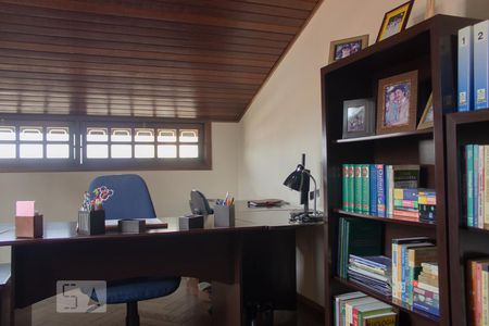 Casa à venda com 225m², 3 quartos e 3 vagasSuíte 3