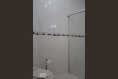 Casa à venda com 225m², 3 quartos e 3 vagasBanheiro da Suíte 2