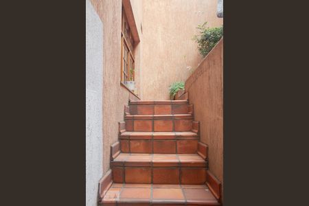 Casa à venda com 225m², 3 quartos e 3 vagasEscada para Churrasqueira