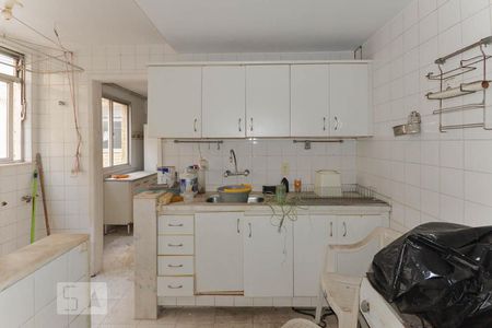 Apartamento à venda com 195m², 3 quartos e 2 vagasCozinha