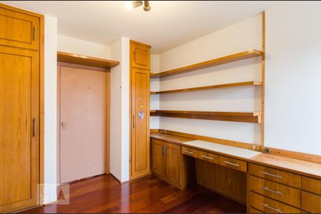 Apartamento para alugar com 320m², 3 quartos e 4 vagas Apartamento para alugar com 320m², 3 quartos e 4 vagasQuarto 2