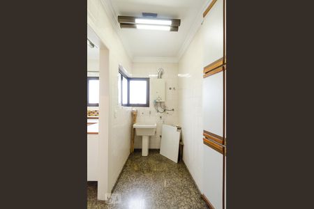 Apartamento para alugar com 320m², 3 quartos e 4 vagas Apartamento para alugar com 320m², 3 quartos e 4 vagasÁrea de serviço 1