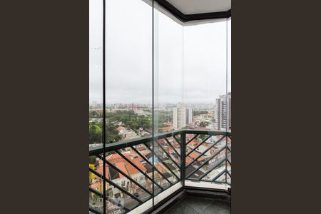 Apartamento para alugar com 320m², 3 quartos e 4 vagas Apartamento para alugar com 320m², 3 quartos e 4 vagasVaranda da suíte 1