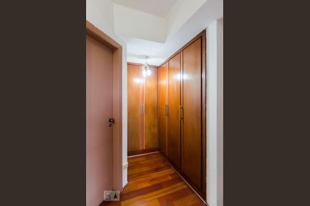 Apartamento para alugar com 320m², 3 quartos e 4 vagas Apartamento para alugar com 320m², 3 quartos e 4 vagasQuarto da suíte 1