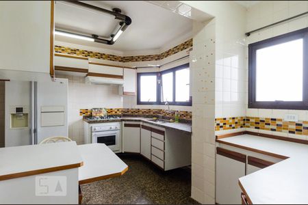 Apartamento para alugar com 320m², 3 quartos e 4 vagas Apartamento para alugar com 320m², 3 quartos e 4 vagasCozinha