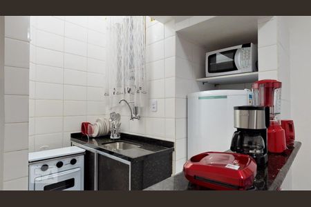 Cozinha de apartamento para alugar com 1 quarto, 40m² em Copacabana, Rio de Janeiro