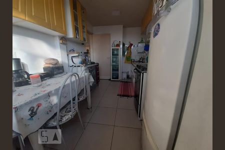 Apartamento à venda com 132m², 2 quartos e 2 vagas Apartamento à venda com 132m², 2 quartos e 2 vagasCozinha