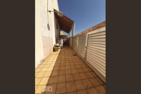 Apartamento à venda com 132m², 2 quartos e 2 vagas Apartamento à venda com 132m², 2 quartos e 2 vagasCobertura