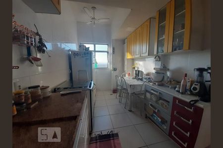 Apartamento à venda com 132m², 2 quartos e 2 vagas Apartamento à venda com 132m², 2 quartos e 2 vagasCozinha