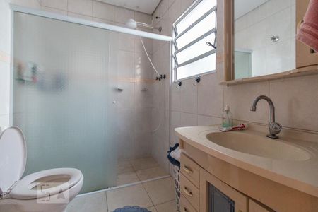 Banheiro de casa à venda com 3 quartos, 250m² em Vila California, São Paulo