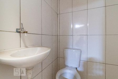 Banheiro de casa para alugar com 2 quartos, 55m² em Casa Verde Média, São Paulo
