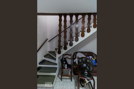 Casa à venda com 279m², 6 quartos e 2 vagasEscada