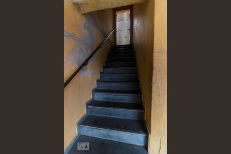 Casa à venda com 279m², 6 quartos e 2 vagasEscada