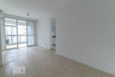 Sala de apartamento para alugar com 2 quartos, 70m² em Jacarepaguá, Rio de Janeiro