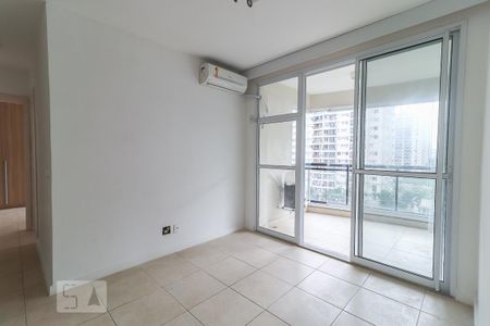 Sala de apartamento para alugar com 2 quartos, 70m² em Jacarepaguá, Rio de Janeiro