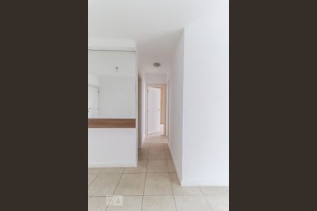 Corredor de apartamento para alugar com 2 quartos, 70m² em Jacarepaguá, Rio de Janeiro