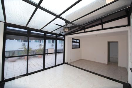 Apartamento para alugar com 2 quartos, 187m² em Recreio dos Bandeirantes, Rio de Janeiro